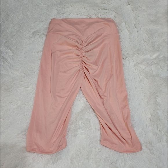 Fashion nova biker shorts - Picture 2 of 6